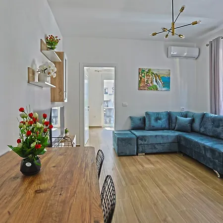 Sea Apartment *
